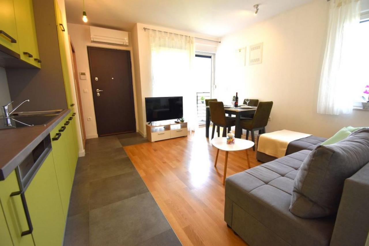 Apartment Johnny With Private Parking Zara Esterno foto