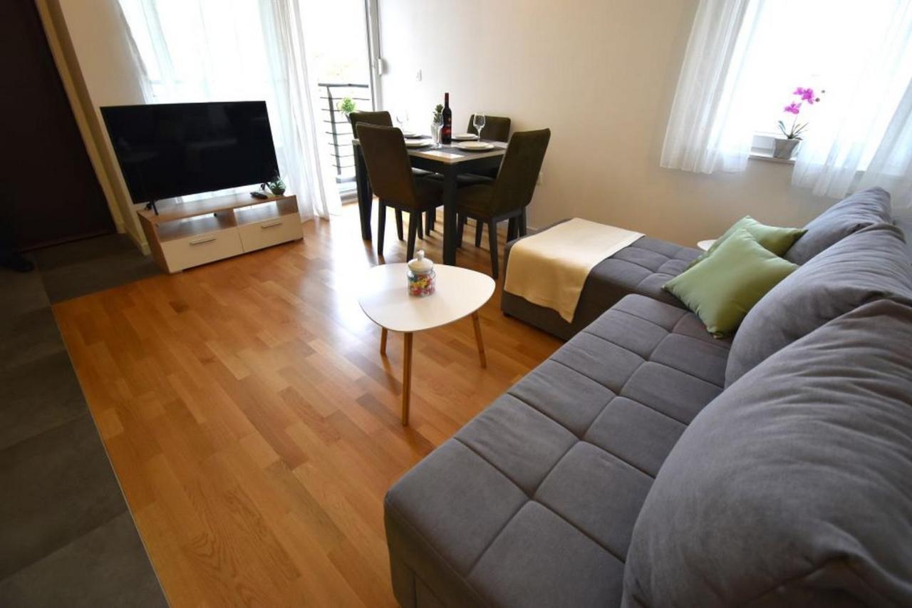 Apartment Johnny With Private Parking Zara Esterno foto