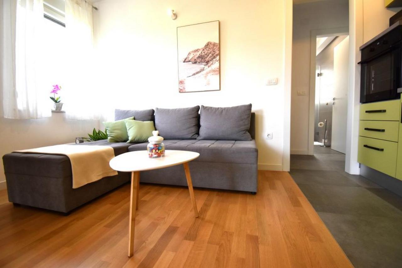 Apartment Johnny With Private Parking Zara Esterno foto